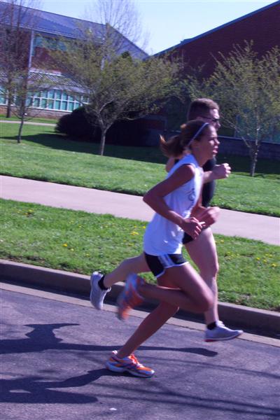 2 Female Runners